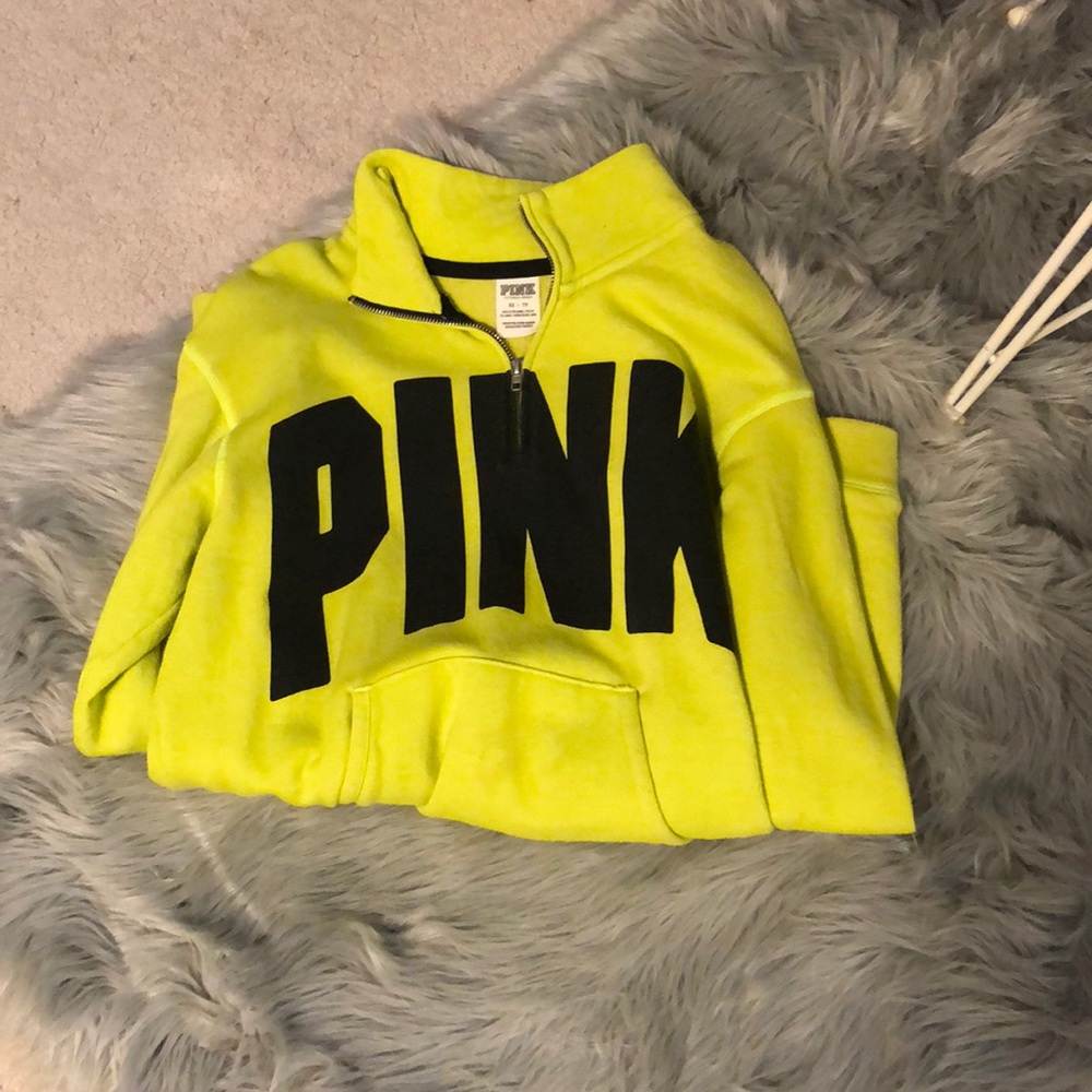 VS zip up